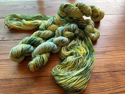Starry night - Hand Dyed 100% Fine Superwash Merino Wool